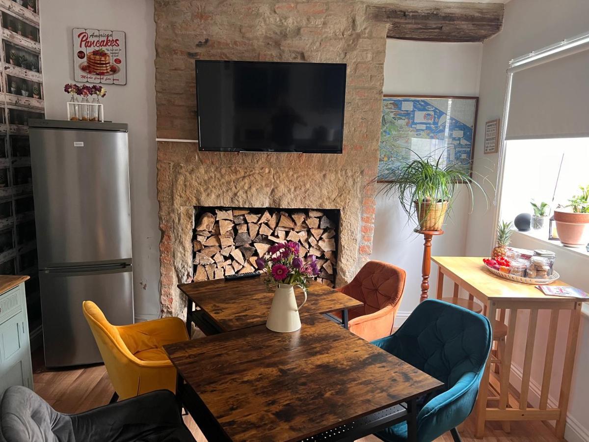 The Badger Set Apartment Hinderwell Bagian luar foto